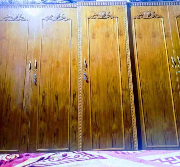 السلام عليكم غرفه حلوه ومرتبه  المضافه كدام العين خشب وصط ٤ملم العنوان ناحيه القياره السعر 580الاستفسار ***********
