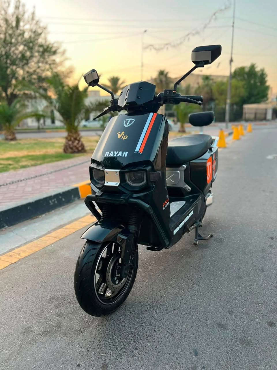 سلام عليكم شباب دراجه شحن البيع نوع الريان الوحش الكون vib دراجه مستخدمه ا قل الشهر  فقط لا غير مواصفات تخبل الله شاهد دراجه كامله مكمله ع فحص كلها من طول الطول تجي وتفحص وشوف بعينك كلها جاهزه. المواصفات 👇🏻

الموديل 2026🪬
النوع الريان وحش الكون vib 🌝
البطاريات 6دبل مسطره كرافين 38امبير ❤️
السرع 1.2.3🫂
السرعه دراجه 80🤫حقيقي معا وزن 
شاحنه اصليه من شركه الريان🫂
تشغيل بصمه سكيورتي 🤷‍♂️
تشغيل عن بعد 🪬
جهاز انذار السرقه 😛
بصمات 2😉
مري أصليات 🥲
دبل اشاره 💕
لونها مميز كلش 🥺
كشن سياحي vib 😔
بريكات دهن دسكات هدروليك 🤷‍♂️
اشاير رباعيه متكامله 🔥
لايتات زنون معا رماش قوي جدا 💕
شاشه تاب تعرض الك كل عطل يوجد بل دراجه 

اي استفسار  خاص 

***********

مكاني بغداد
