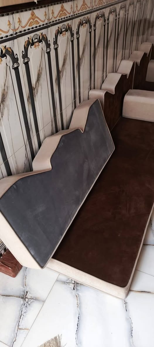 ٢٠ متر وجهين ينفرش جهتين 
طك الجيس جديد لك 
استعمال شهرين فقط
٦٠٠ الف وبي مجال للشراي ... مليون دينار مسكمة
