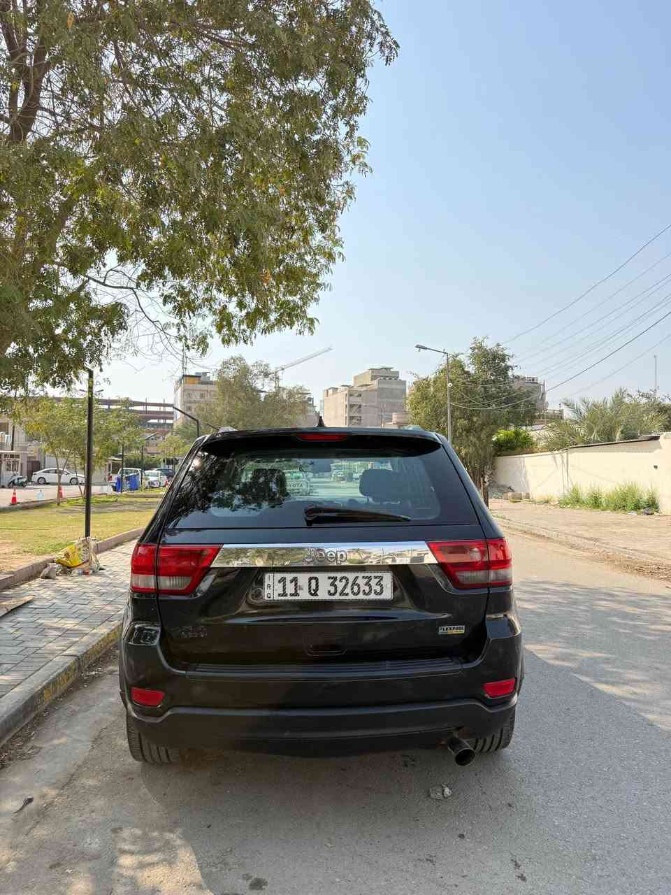 جيب لاريدو 2012 بجم كبس بغداد للبيع :
السعر ١٣٦ ورقه وبيها مجال بسيط 
6 سلندر 3600 
محرك جديد مال حاوية 
محرك وكير نضيفات جدا 
صدرها امامي خلفي جديد 
تبريد ( فريز ومنضومة جديدة ) شغال وتدفئة شغالة 
رقمها بغداد الدولي جديد وسنوية وهزة جديد 
تخم تايرات جدد نضيفات كلش 
حادثها جاملغ خلفي عكس السايق 
( شواصي لغود قمارة مكفولة ) 
بيها صبغ صفحة عكس السايق وقطعتين صفة السايق بدون صبغ 
يعني اقل الحزام 
مكاني بغداد الكرخ للاستفسار رقمي : *********** بغداد, العراق
