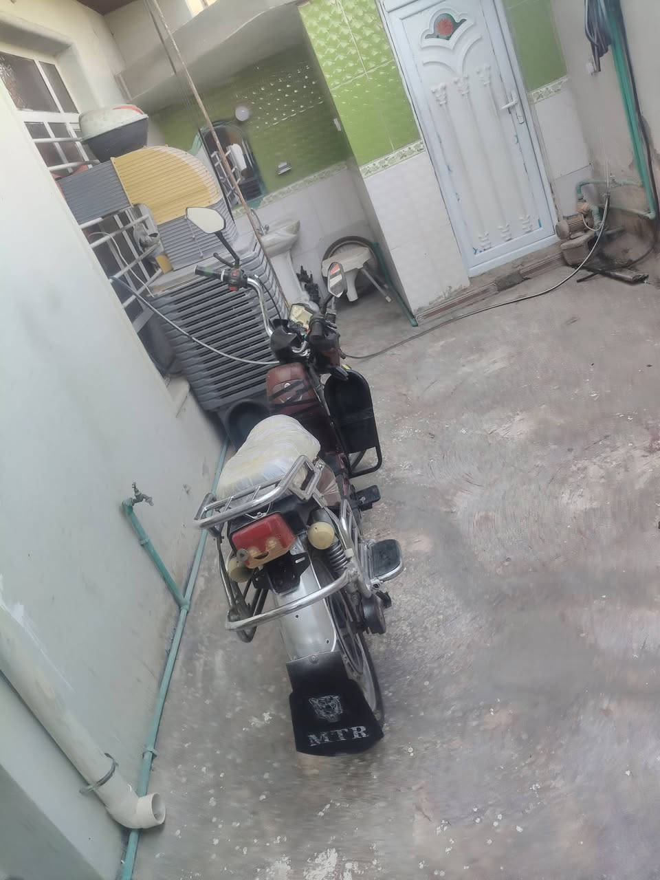 يالله
سلام عليكم دراجه شحن هارلي فول بطاريات عل فحص
هورن جديد يده جديده الدراجه فول مابيهه اي نقص نضام
التشغيل سويج السعر 225 وبيهه مجال للطيبين 
رقم التواصل ***********
                   ***********
