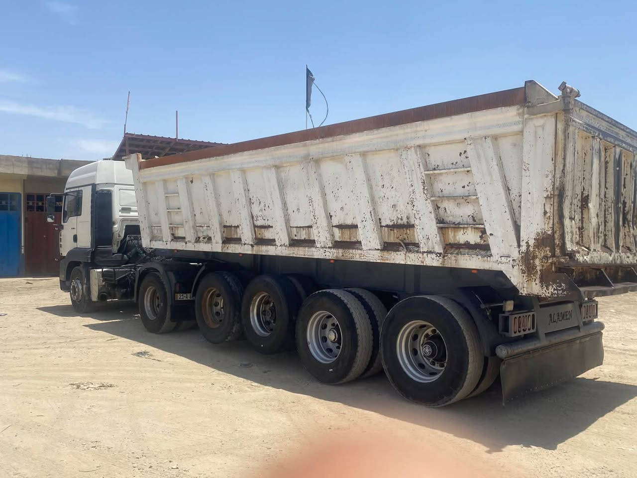 سلام عليكم مان البيع
موديل 2003
مكينه 410
كير قلايج
مربوطه3
رقم جديد 
مكفوله 

‭0771 180 8504‬
