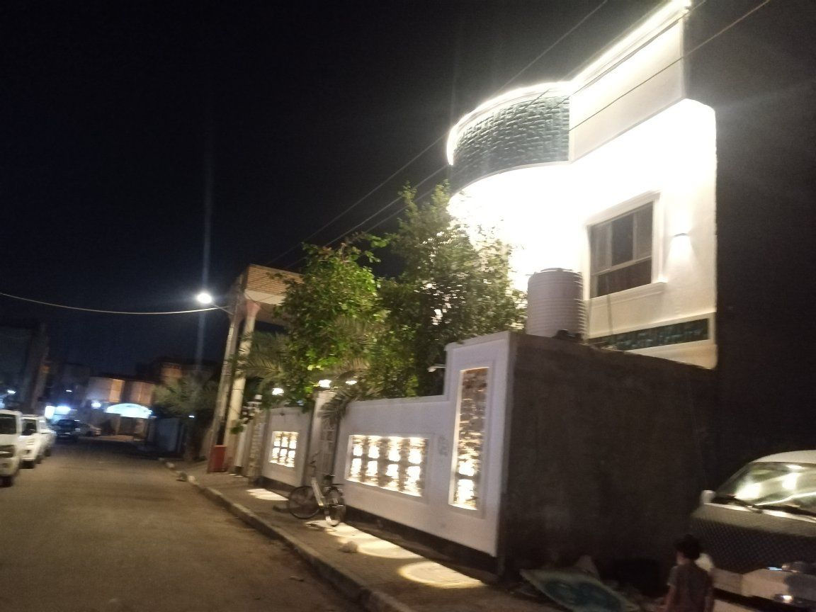 السلام عليكم
بيت بحي المهندسين طابقين خلف صيدليه جذع اانخله وصالون حلاقه هلين المساحه 330m سبع غرف نوم ديوان صالتين حمامات اربعه حديقه مشايات باسمي انا طابو صرف عشرين متر عن الشارع العام الاربع سايدات سعر المتر مليونين وبيه مجال حي المهندسين منطقه من أرقى مناطق البصره ماتحتاج شرح من تبليط ومجاري وموقع للاستفسار الاتصال على الرقم ***********

