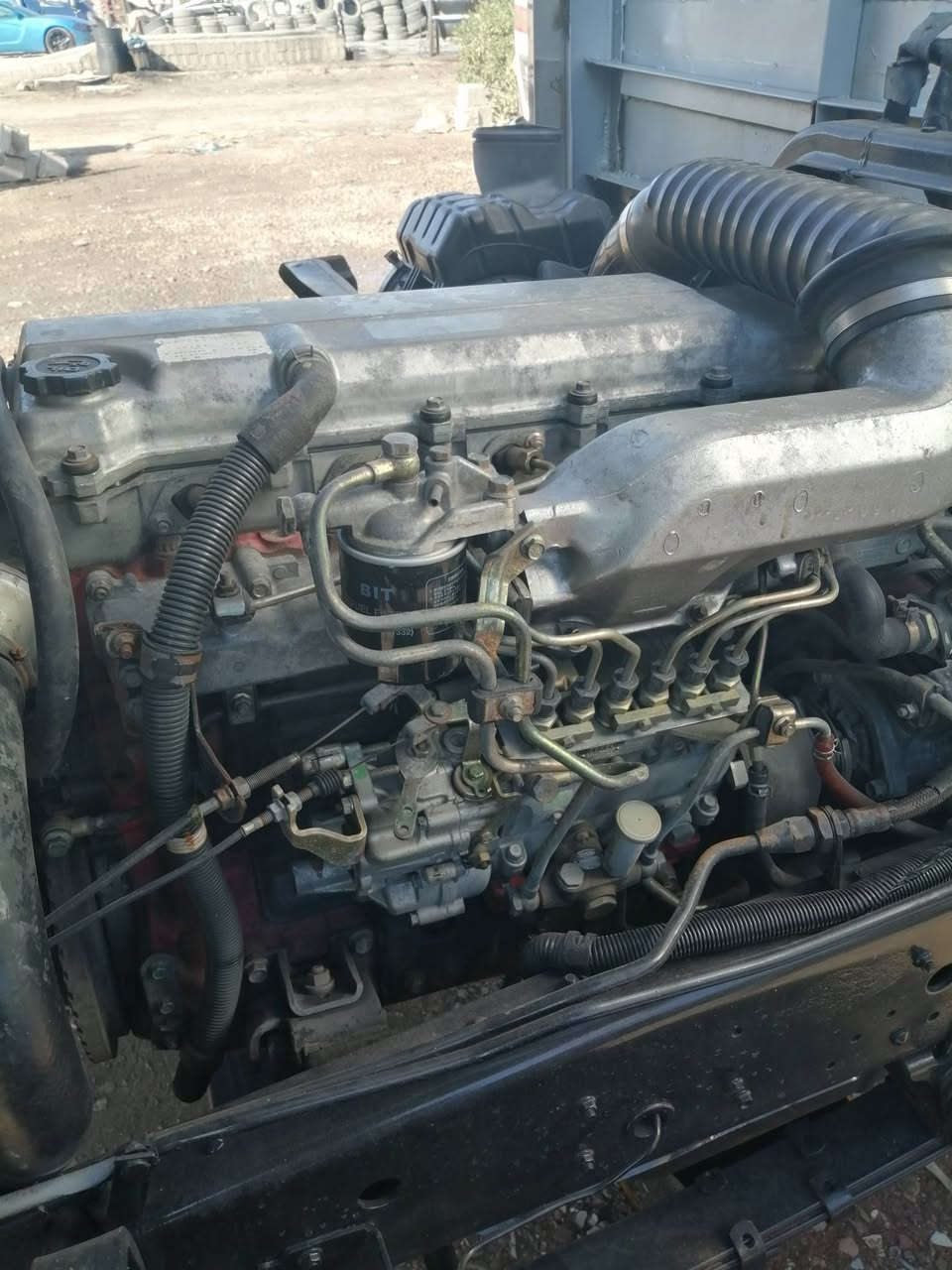 سلام عليكم هينو انكر للبيع موديل 97 اصل تحويل مباشر مكينه 80 عادي خطين مال حاويه جديده طول الشاصي سته وربع بلادي تخم تاير جديد تبريد سبلت السيارة جديده وكفاله عامه العنوان واسط الصويرة ***********
