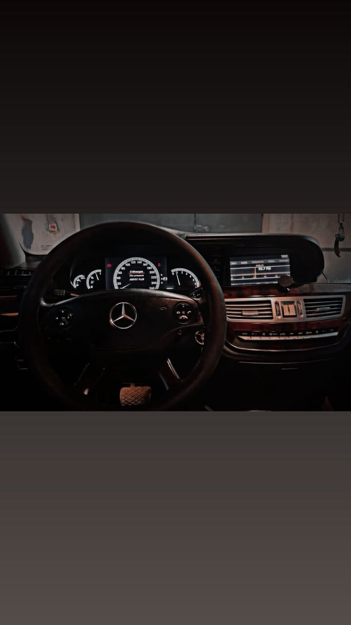 السلام عليكم 
مارسدس s550 موديل ٢٠٠٨ وارد يابان 
السيارة بدون صبغ بدون تعديل 
ابواب شفط سلايد تبريد امامي خلفي منفصل 
خمس بردات جوبلسات 
صدر امامي خلفي جديد 
كير مكينة شاصي لغود مكفولات 
هزة وفحص وسنوية جديدة باسمي تحويل مباشر 
ماشية ١١٠ الف كم 
السعر 20000$ وبيها مجال 
الاتصال 
***********
