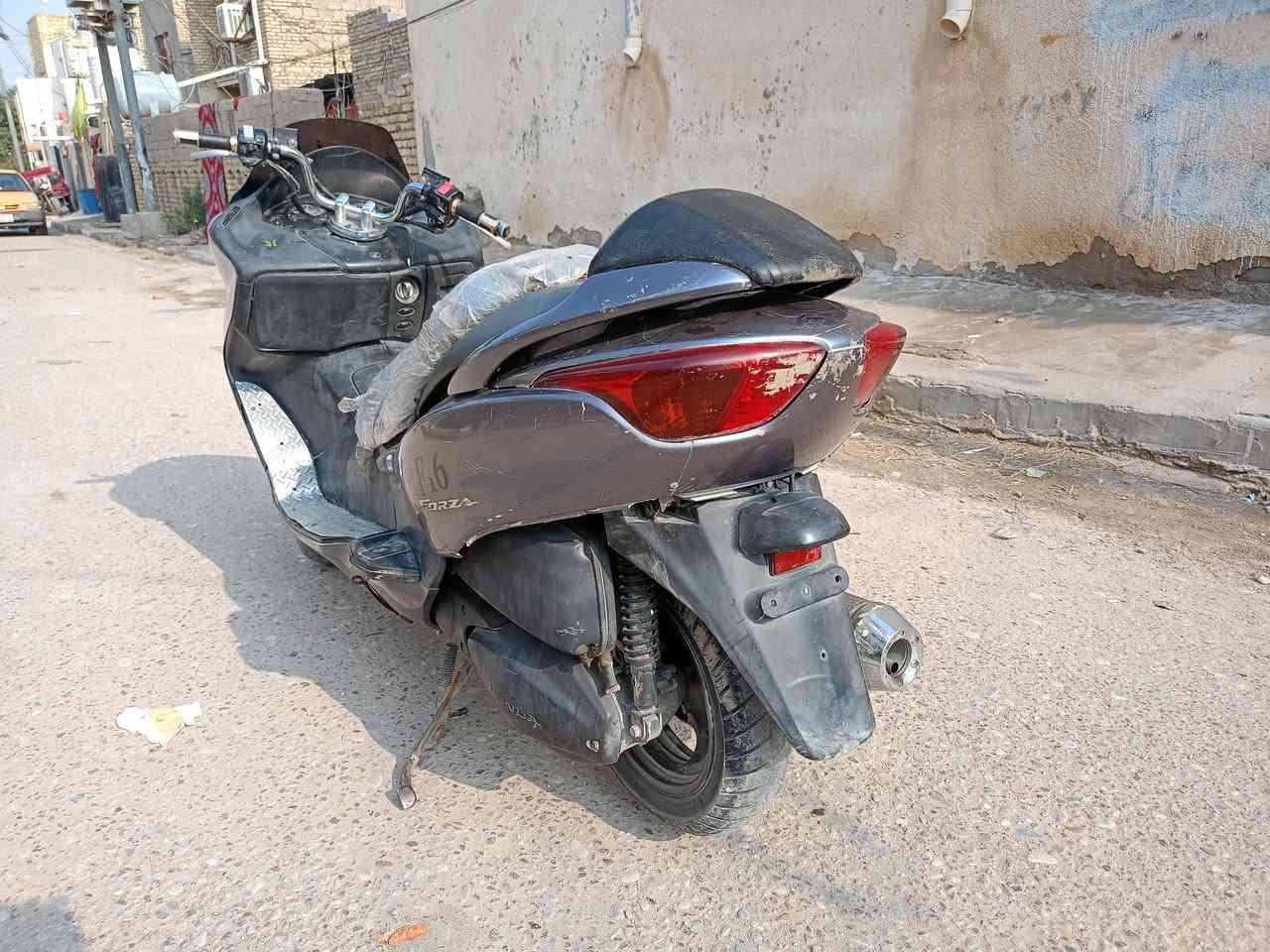 سلام عليكم فورزه 0.8 كهربائيات كلها شغاله مامفتوحه أوراق سعر 600 وبيه مجال بسيط عنوان ميسان ماجديه ***********
