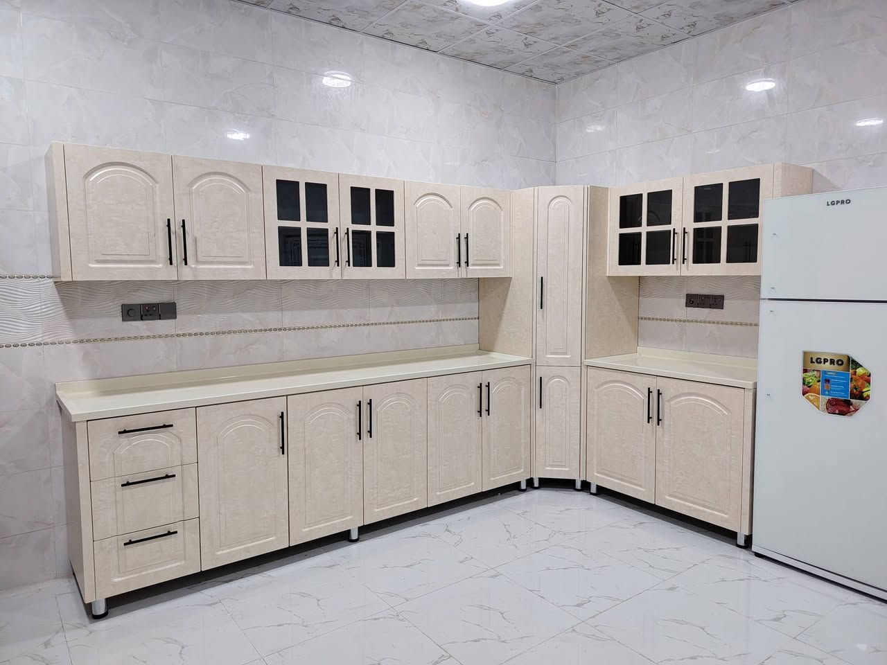 "🌟#معمل_الإبداع_للمطابخ_الحديثة_والعصرية 🌟

[تم تسليم الطلبية شايفين كل الخير 🌙🤍] 

_رمضان كريم!🌙 🎉 نقدم لكم عروض وخصومات مميزة على جميع تصاميم المطابخ العصرية. اجعل مطبخك جزءًا من شهر الخير معنا!

🕋 خصومات تصل إلى %30 على جميع الطلبات 🕋
📍 العنوان: تكريت - القادسية
📞 تواصل معنا الآن:
*********** 
0770534006 
رمضان مبارك 🌙"
