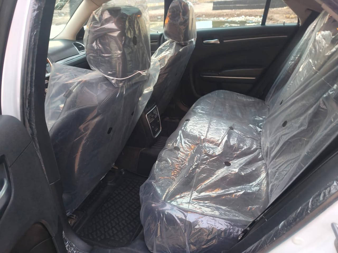 السلام عليكم وابامه للبيع بغداد بسمي فول مواصفات موديل 2018 أصل ضرر جاملغ خلفي بدون دواخل السعر 210 وبيه مجال ماشه 100 ميل رقم الهاتف ***********
