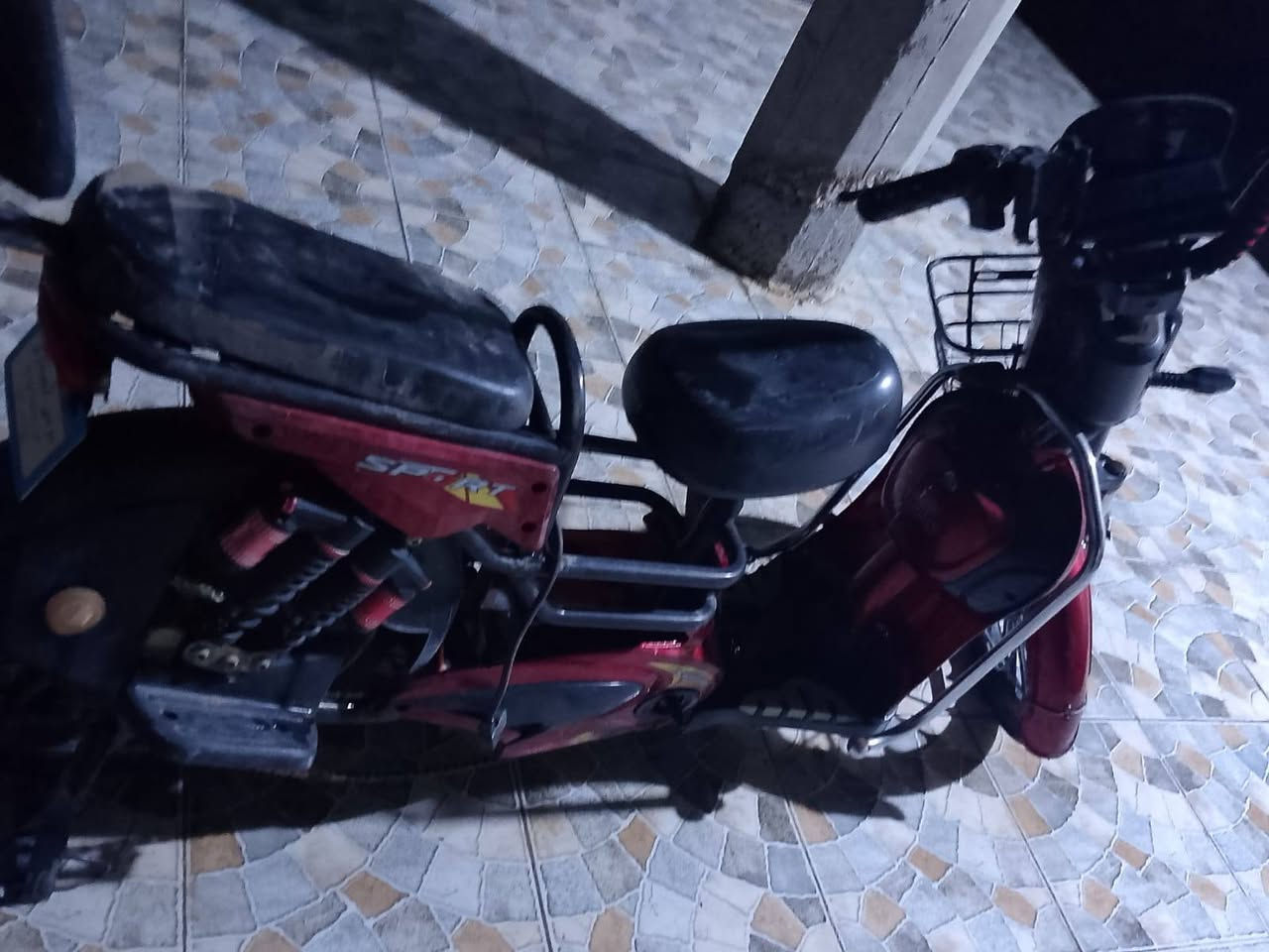 سلام عليكم بايسكل شحن موديل 2024 
حساسات نذار شغلات 
شاشه جديده
 ضفيرة جديده 
كفرات جديده تيارته تضاف
شاحنه جديده 
عوزه بس بطاريات وبي فطر بشاصي ملحوم 
سعره 50 الف قفل 
*********** 

مكان كربلاء طوريج
