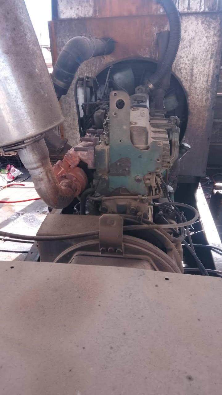 فالفو فمتة محرك T7 بلادي لامكصوص ولامجفت وحالة المحرك جيدة  راس توليد ٢٥٠ kv حمل ٥٥٠ موقع المولد ابو غريب قرب عكركوف السعر ٣٥ ورقة الاستفسار الاتصال على الرقم ***********
