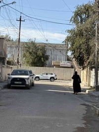 للبيع مشتمل 96 متر طابق ارضي كامل موقع حي الجهاد الافين مقابيل مدارس م...