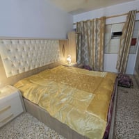 غرفة ضخمة وجبيرة وثكيلة للبيع لان مكاني ميكفي ولونها يخبل لدات كاملة ح...