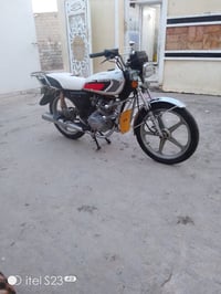 للبيع دراجة سيفان 19كامله مكمله اوراق ومحرك خير من الله وكهربيات كامله...