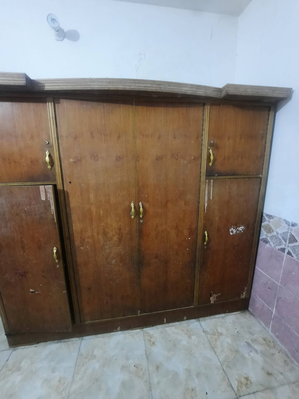 السلام عليكم أغراض للبيع كنتور ٧٥ كاونتر٢م  ١٠٠ وسنغ ٢م ب ٧٥ تخم ٧٥  رقم ***********

