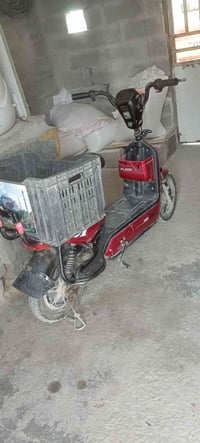دراجة شحن • بطاريات أصلية • شغالة