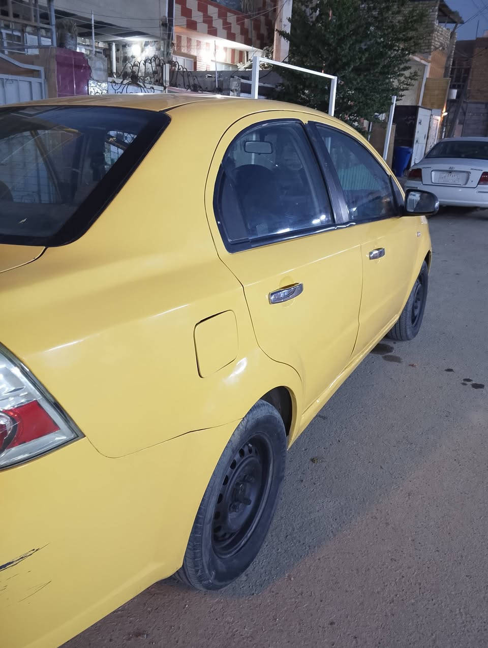 افيو أمريكي امسكر موديل 2008 رقم انكليزي بغداد هزة جديدة السيارة باسمي .
سيارة حلو ومال شغل .
تايرات أمامي جدد والخلفي نظيفات.
 مكينة امبدلة قبل ستت أشهر تقريبا وصدر نظيف.
السعر 42 أو مراوس بخصوصي
النقص بالسيارة من امبدل المكينة الكمبريسر ما مربوط كهربائي وباقي المنظومة جاهزة.
مشط استيرن ينقص دهن كل شهر لتر تقريبا.


**إذا كنت صاحب هذا الإعلان وتريد حذفه لأي سبب، رجاءا أرسل رسالة إلى الدعم الفني**