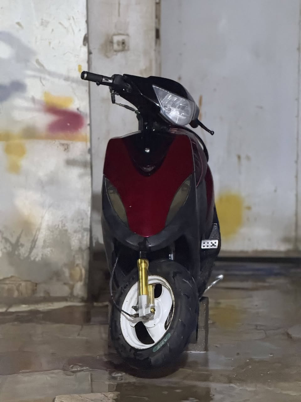 السلام عليكم ماكس عدلة للبيع دراجة بيها تزويد شيال ودبلات وصره دهن صره سي او يل استاند صفح  الدراجة شغاله هندر والسلف محتاج راجز الدراجة ابيعها كوم حديد سعرها 400 وبيها مجال  موجود خاص او واتساب رقمي ***********
