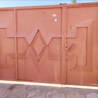 باب ثلث أمتار • نضيف • نجف