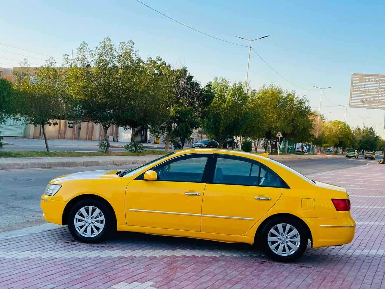 سلام عليكم البيع هونداي سوناتا موديل 2009 وأرد امريكي حادث بس بنيد بدون دواخل ولباقي مكفولة كفالة اليبل واحد سيارة جديدة وجاهزة من كلشي تبريد ثلج حدادية تخم تاير كير ومكينة 2400 دوش مكفولات هيه غرامات مصفره سيارة أحله من صور صبغه جديده السعر 93 لاستفسار علا رقم *********** مكان سيارة كربلاء
