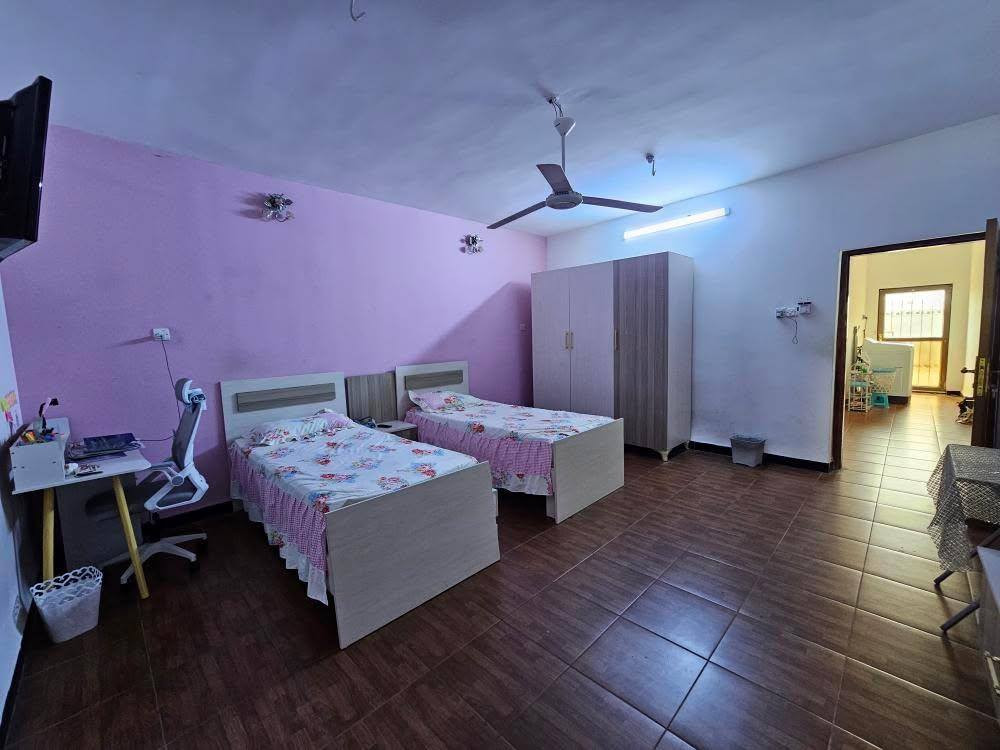 دار للبيع المساحه 125 متر طابو صرف الواجهه 5*25حي المصطفى خلف مؤسسه العين  مقابل ميزانيه وبنلص رائد 
للاستفسار الاتصال او مراسله الرقم بي واتساب
‏‪***********‬‏
