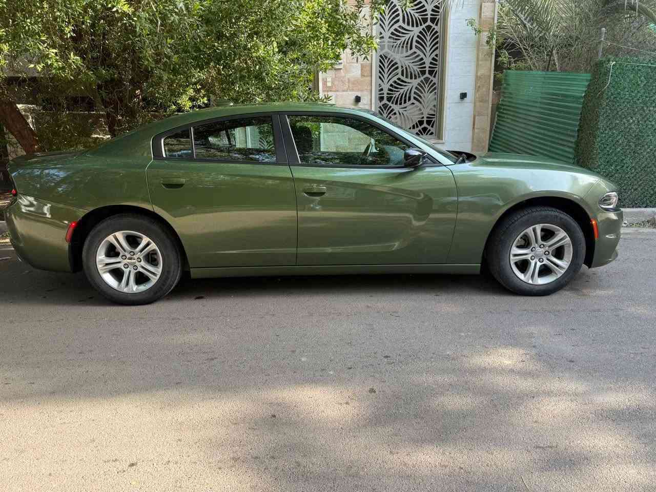 السلام عليكم
للبيع جارجر SXT 2023 أصل لون أخضر 

2023 Dodge Charger, SXT

3.6L, 6 cyl., 292HP

اللون مميز أخضر حشيشي ، SXT ،  وارد أمريكي ، رقم اربيل  ، تبديل وصبغ الدعامية  ، صبخ جزء بسيط من الجاملغ و البونيد ، الايرباكات كلهن سليمة رجعناهن نضامي ، ماشية 27 الف ميل  ، بصمة تشغيل وبصمة ابواب ، تشغيل عن بعد ، شاشه لمس  ، محرك 6 سلندر 3600 ، كشن السائق كهربائي ، تحديد مسار ، تبريد قطعتين ، مانع انزلاق ، نزول منحدرات ، نظام ABS ، نظام فحص ضغط الاطارات ، لد امامي وخلفي ، دعمة امامية تصليح الشاصي الأيمن والايسر على البارد

السعر 235 ورقة مع الرقم وبي مجال

رقم الهاتف ***********

جميع التفاصيل والعروض في موقعنا الالكتروني

https://baghdadautos.com/
