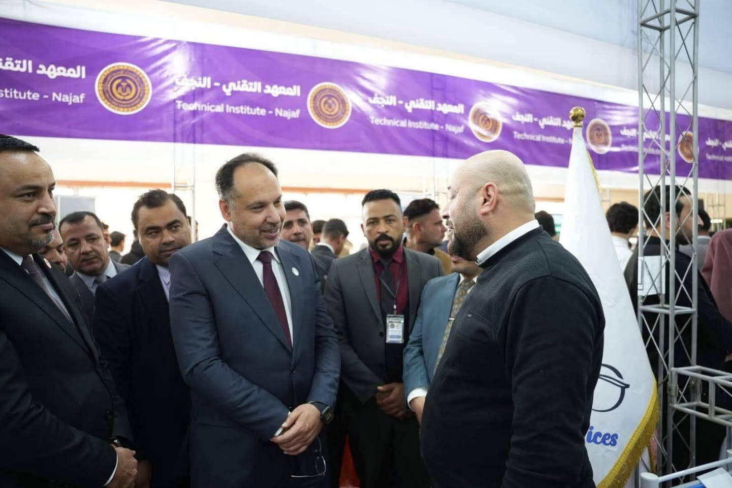 تشرفت شركة المنصة الحديثة MHD بالمشاركة في المؤتمر المقام في جامعة الفرات الاوسط التقنية – المعهد التقني - النجف ، ضمن فعاليات أسبوع الريادة والإبداع، تأكيداً لدورها في دعم البيئة الأكاديمية وتعزيز الشراكة الحقيقية بين القطاع الخاص والمؤسسات التعليمية.

وجاءت هذه المشاركة انسجاماً مع توجهات الجامعة في ربط مخرجات التعليم بسوق العمل، ودعم المبادرات الريادية والمشاريع الإنتاجية التي تخدم المجتمع.

وتتقدم الشركة بجزيل الشكر والتقدير لإدارة الجامعة واللجان المنظمة على حسن التنظيم والاستقبال، متمنين لهم دوام النجاح والتقدم.

#شركةالمنصةالحديثةMHD
للتواصل والاستفسار ارسل رسالة او الاتصال بالرقم ***********
