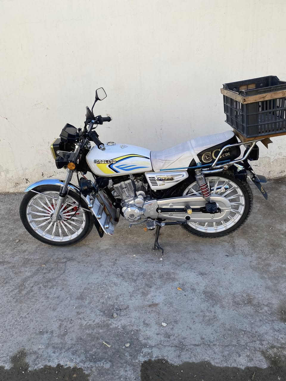 سلام عليكم دراجة سيفان البيع  ديالئ بعقوبة دراجة خير من اللة موديل 2025مكينة 200 او مراوس حسب القناعة ***********
