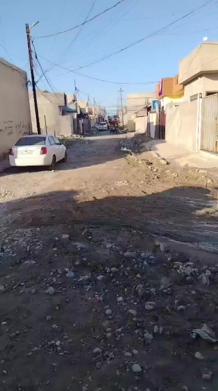 بيت للايجار للايجار للايجار حي الانتصار شارع 60 من جهات الميثاق 100 متر يتكون البيت غرفه نوم وهول واستقبال ومطبخ ومشتملات بدل الايجار 175 للاستفسار الاتصال على الرقم التالي 
علي الدليمي    ***********
احمد الدليمي   ***********
ملاحظه الشارع ترابي
