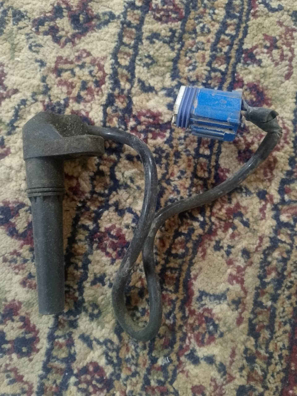 السلام عليكم 
من رخصة الادمن 
عندي غراض تفصيخ مال سيارة شيري اي فايف للبيع جويتر وحساس ايرفلو وحساس سرعة وحساس كام شفت مكاني غزالية ورقمي *********** ابو امير بي واتساب
