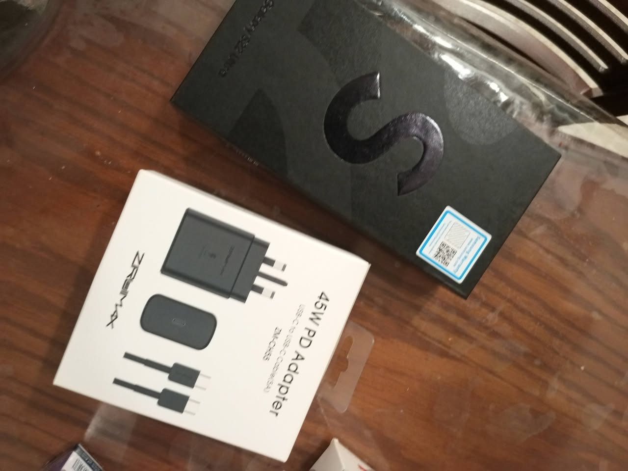 سلام عليكم عندي جاهز سامسونغ s22الترا ذاكره 128 عشوائيه 8 دبل سيمكارت جهاز جديد ويه شاحنه اصليه  اعدادات عربيه سعر 580 بيه مجال بسيط جهاز نضيف ما مفتوح كارتونه غراض كامله مكاني بغداد البنوك رقمي ***********
