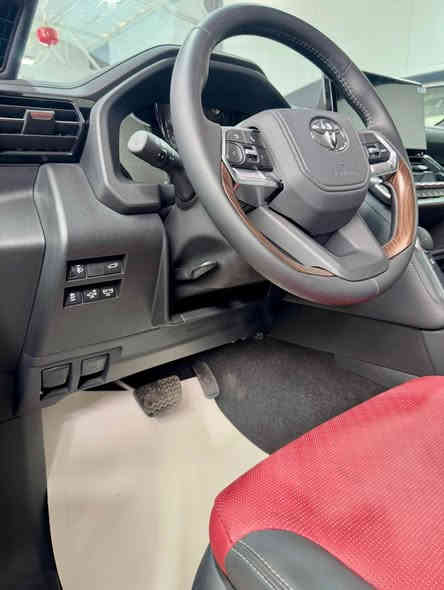 * لاندكروزر GXR لمتد 2025 زيرو  اسود رقم بغداد 
* ⁠سعد العبيدي (7700637589)
* ⁠الموديل : 2025
* ⁠الفئة: GXR / LIMTE 
* ⁠السعر (113 / مليون) مرقم 
* ⁠اللون اسود رقم بغداد 
* ⁠العدد (زيرو)داخل جلد احمر واسود 
* ⁠محرك  6 سلند (4000) 
* ⁠رادار خلفي لد شباك امامي 
* ⁠دوسات جانبية نيكل 
* ⁠كتابات لاندكروز 
* ⁠فدراليات جنطة خلفية 
* ⁠اريل نفكيتر سبايدر شمعة
* دعاميات كت (لحاية) 
* ⁠ترايش ابواب نفخ 
* ⁠ايرباك عدد (8)
* ⁠بصمة تشغيل 
* بصمات ابواب عدد (5) 
* ⁠شاشة امامية كبيرة 
* شاشات خلفية عدد (2)
* ⁠كامرات عدد 4 (360 درجة) 
* ⁠فتحة سقف (سلايت) 
* ⁠كراسي الامامية كهرباء 
* كراسي الامامية تبريد 
* ⁠مقاعد (7) راكب دفع رباعي (4 * 4) 
* ⁠ثلاجة وسطية جنطة كهرباء 
* ⁠تبريد شاشة شاحن واير ليس 
* ⁠حساس امامي خلفي 
* ⁠مري طي كهرباء 
* ⁠وباقي مواصفاتGXR المتد المعروفة 
* ⁠السعر (113 / مليون) رقم بغداد
* بغداد - معارض النهضة - الشارع الثاني - شركة الخليج العربي هـ(***********) بغداد
