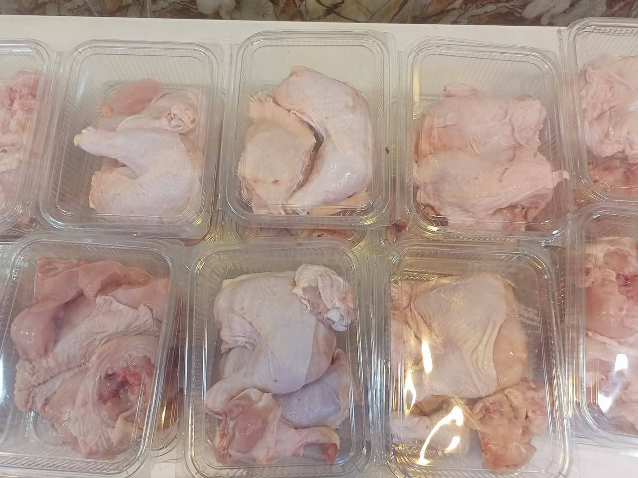 السلام عليكم زبائننا الحلوين ❤️❤️

#وجبة اليوم 🐔🐔

يوجد لدينا دجاج ذبح عراقي مسموط كامل

افخاذ دجاج  ب 6,000 ألف 
صدر دجاج    ب 6,000 ألف 
اجنحة دجاج ب 6,000 ألف 
ارگاب دجاج   ب 2,500 ألف 
حواصل دجاج ب 6,000ألف 
كبدة دجاج     ب 7,000 ألف 

يوجد دجاج من وزن كيلوين الى وزن 3 كيلو ونص 
يعني شتريد متوفر دجاج ناعم دجاج خشن كلشي موجود 
ماعليك بس تتصلون واحنا نجيك لباب البيت 
دائمآ نسعى لخدمتكم وارضائكم شغلنا وترتيب ونظافة بس يمنا راح تشوفها 

#دجاج 🐓 محلي رقم واحد
 
العنوان :ديالى_ بعقوبة كاطون الرحمه قرب مدخل الرحمه 
مقابل جمعية أبو عزوز

#يوجد توصيل لجميع مناطق بعقوبة (2 ألف دينار)

❤️للحجز والاستفسار
رقم الهاتف 
***********:عثمان 
 ***********:براء
