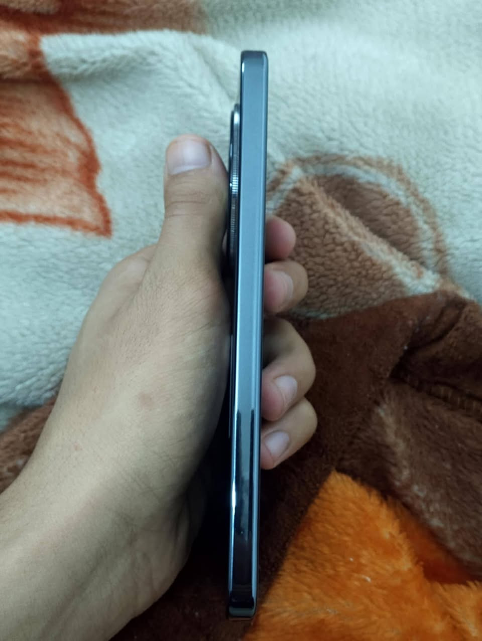 السلام عليكم شباب هونر إكس تسعه دي مستعمل شهر ونص فقط موجود الوصل كامل ملحقات ذاكره 256 بطاريه 8300 عشوائية 12 كامره معالج 108 جهاز كلش جديد نضافه 100/100 وانطيك ضمان أي شي بي انطيك الفلوس وتاخذه الك والله مكاني بغداد تاجي سعر ٣٧٠ وبي مجال للطيبين رقمي *********** خابر وخادم اني
