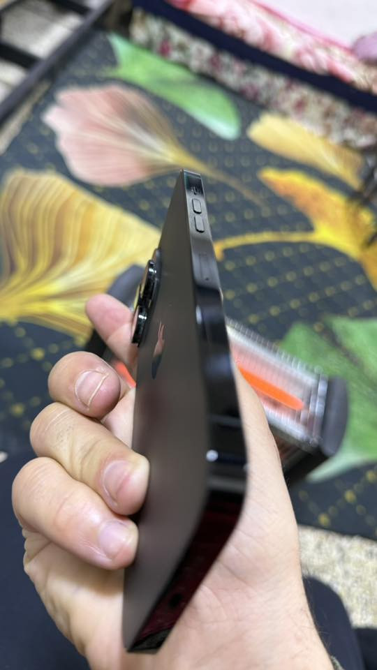 ايفون 14 برو ماكس
iPhone 14 pro max 

سلام عليكم 
متوفر ايفون 14 برو ماكس عدد 2 

اول واحد
لون اسود نظافة 100 ‎%‎ 
بطارية 85 🔋  بلادي شرط 
ذاكرة 256 
دبل ZA مع كارتونه البلادي 
سعر 940 الف

ثاني واحد 
لون بنفسجي 
الجهاز بيه شخوط شوية بالشاشة موضحة بالصور 
بطارية 91 
ذاكرة 256 
تك سيم كارت 
امريكي 
سعر 800 الف
عنوان موصل 
***********
