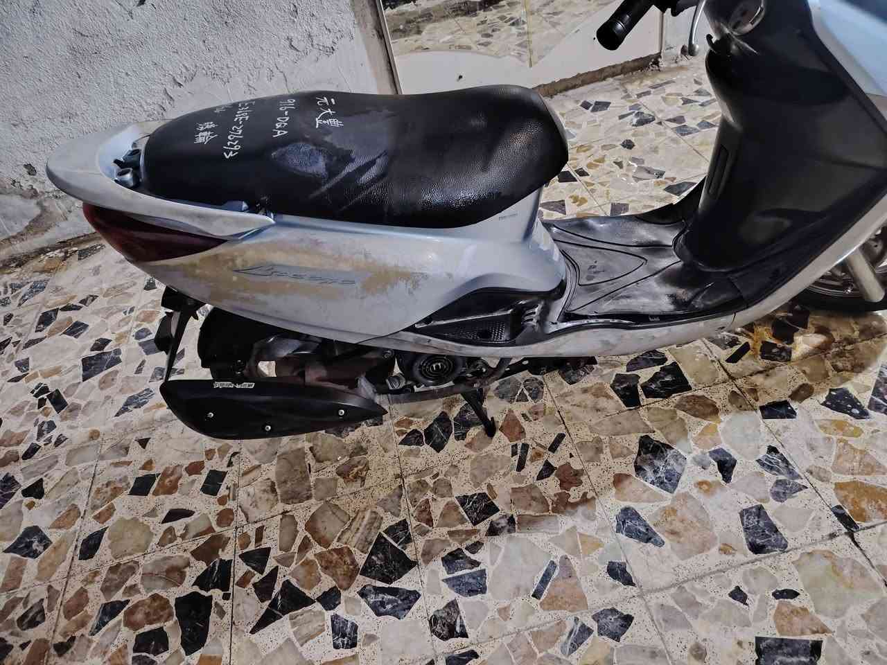 السلام عليكم دراجة فريز  رمبة صالة شهرين ماخذها رمبة سريعة تخبل اي نقص مابية ناعمة تخبل سعرها ٨٥٠الف العراقي شراي يخابر خادم ***********
