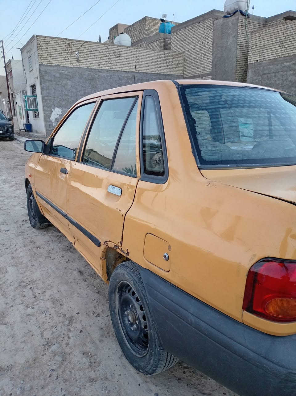 سلام عليكم سايبه موديل 2011 كير مكفول محرك بدايه تبخير شواصي مكفوله تبريد شغال كهربائيات شغاله  تخم تاير جديد الكشر كدام لعين تجي وتكلب مشط+ باور كله مكفولات مصفره هيئه وغرامات بسمي السياره تحويل ثاني يوم رقم إنكليزي مكان بغداد سبع قصور السعر 27 وبيها مجال اتصل وتدلل وهذا رقمي ***********
