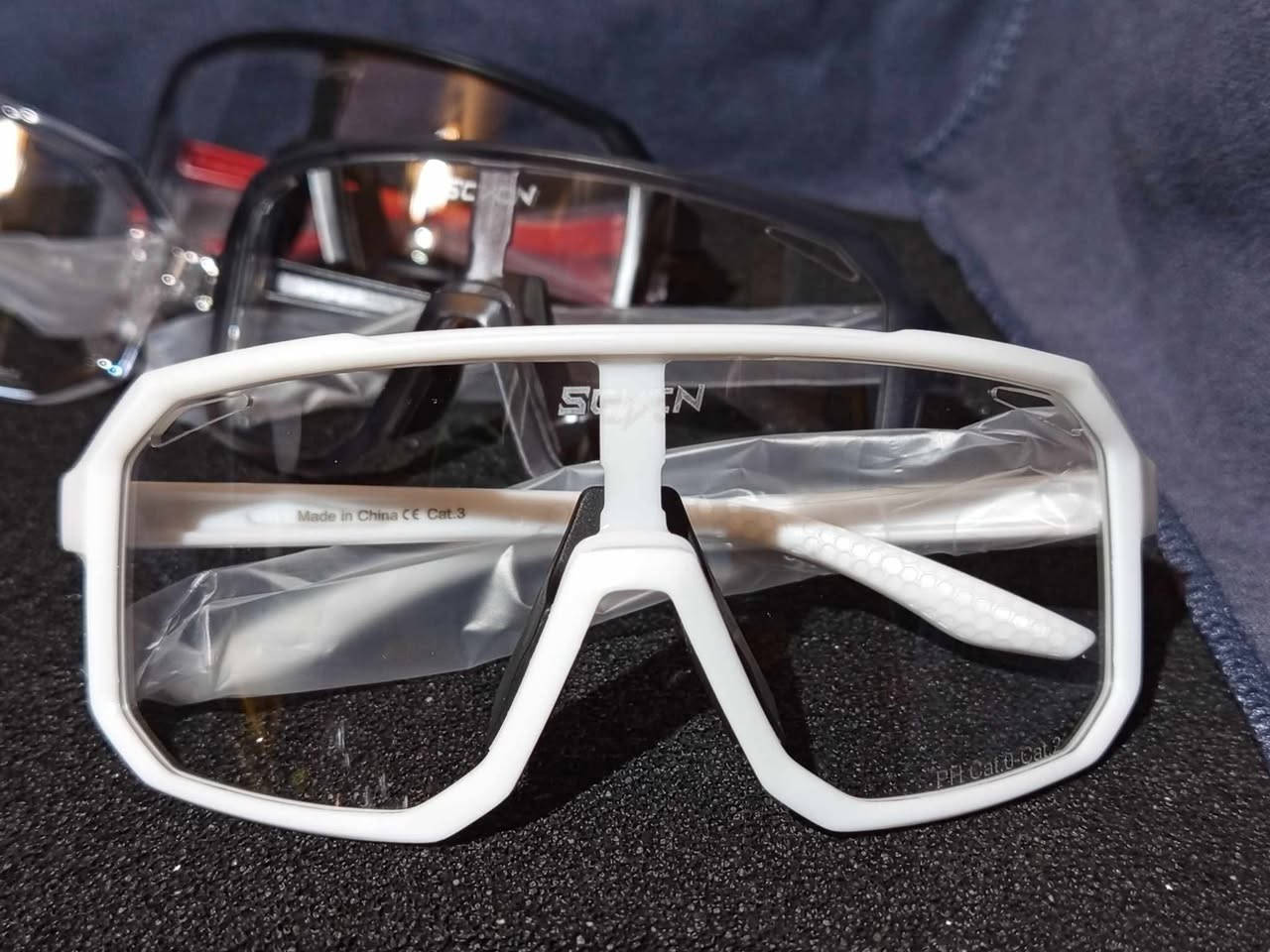 متوفر فول كوالتي واصلي هم والسعر 20 الف هاي تفيد كل أشخاص نظارة وحدة ولكن تتغير بحسب الجو هاي تفيدكم كلش بالصيف


**إذا كنت صاحب هذا الإعلان وتريد حذفه لأي سبب، رجاءا أرسل رسالة إلى الدعم الفني**