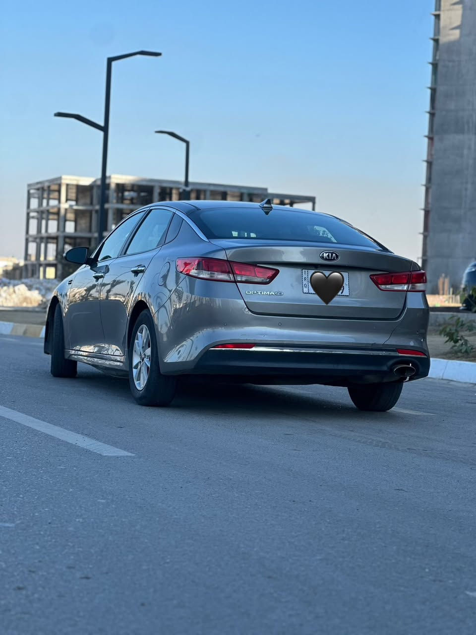 سلام عليكم للبيع 
كيا اوبتما 2018    امريكي رقم بغداد الجديد بسمي سنويه لل 28   هزه جديده محرك 2400 gdi .. السياره بيهه فقط البنيد  
 سياره حادثهه بنيد  لا لغوود ولا شواصي كلهه مكفووله سونار بالمنشور 
مواصفات 
- شاشه  car play  
- رادار 
- كامره خلفيه دواره
- تحكم ستيرن جهتين 
- ٣ مودات قياده
- نظام ABS
- مثبت سرعه Cruse
- مري شفط + ترحيب
- نقطه عمياء
- حساسات
السياره جديده وعليهه ادامه تايرات جدد وتبريد كله جاهزز
وبالخير ع الياخذهه …
سعر  127 .. مكاني بغداد حي جهاد 
***********
