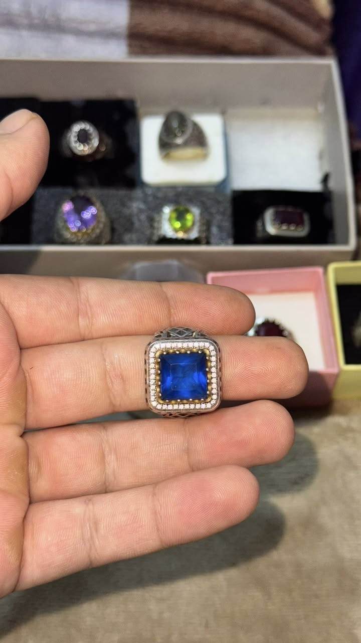 توباز لندني اصلي صياغه ملكيه ثقيلة
هـ ***********
