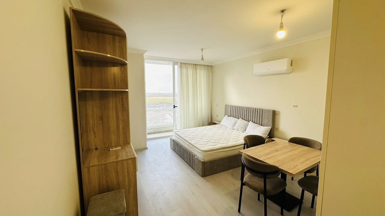 🔹شقه للايجار ستوديو مؤثثه مساحتها 44م واجهة مطار .

🔹في مشروع لالاڤ ايربورت ڤيو .

🔹سعر ايجارها مقدماً 300$ .

للتفاصيل اكثر تواصلو مع الارقام التاليه 📞 

0750100609–***********–***********
