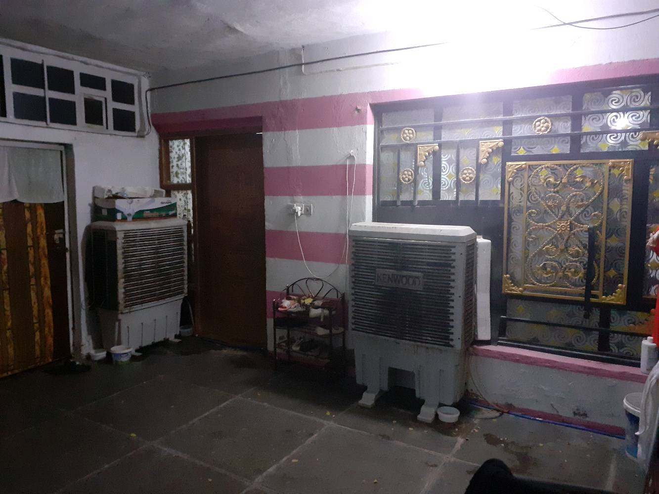 بيت طابقين مساحة 150 متر (خلفية)
نهاية الاورفلي اخر فرع من جهة المتنزه
تفاصيل البناء الطابق الأول استقبال كبير + غرفتين نوم + مطبخ+حمام+تواليت
الطابق الثاني غرفتين نوم+مطبخ + حمامين مشتركات
السطح الثاني يحتوي على مخزن
سند مستقل بأسمنا 
السعر قابل للتفاوض الرقم متوفر واتساب 