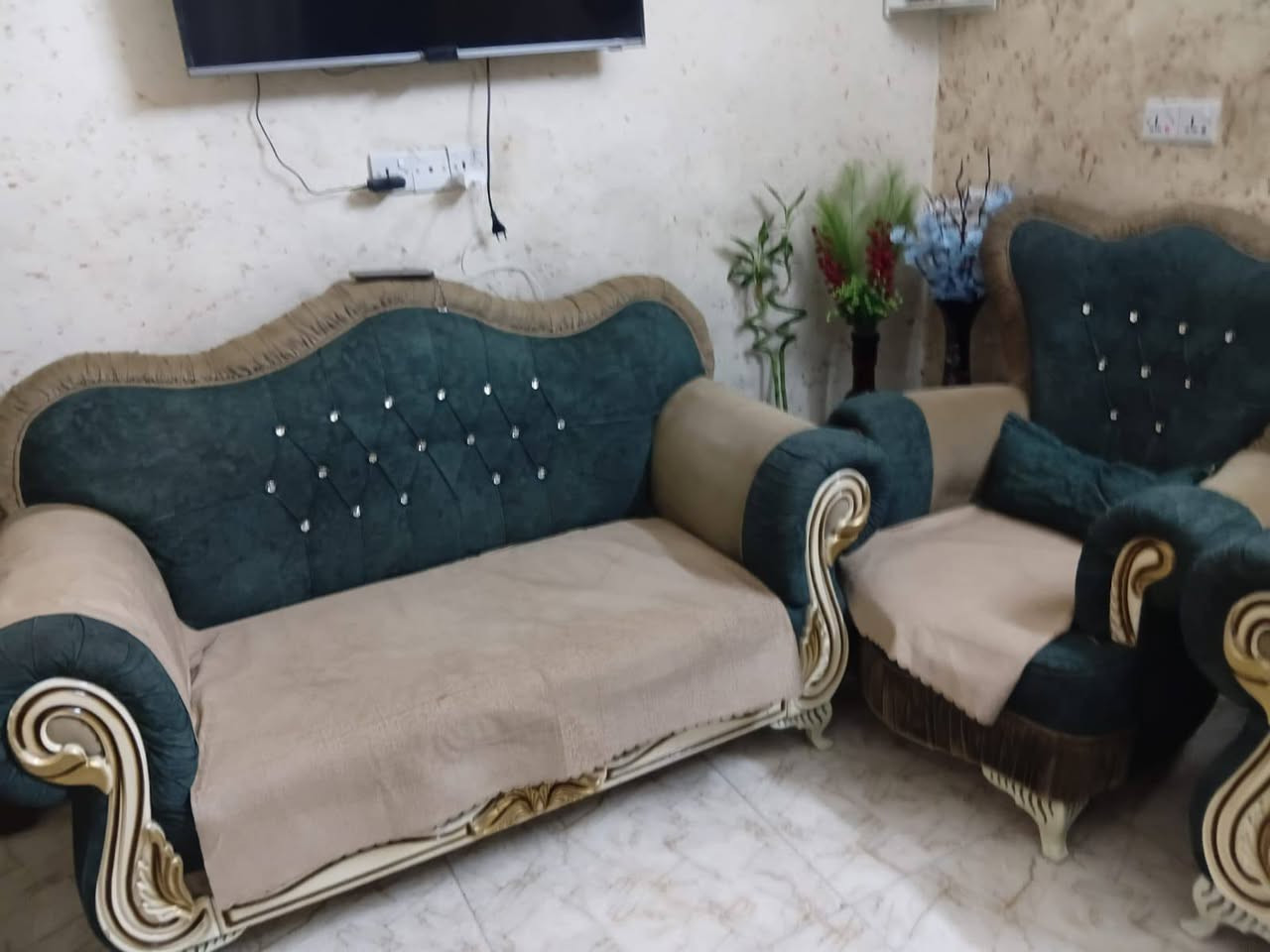 تخم 10 مقاعد نضيف نضافته 90/100
مكان بغداد الدورة سعره 475 بي مجال بسيط 

***********

