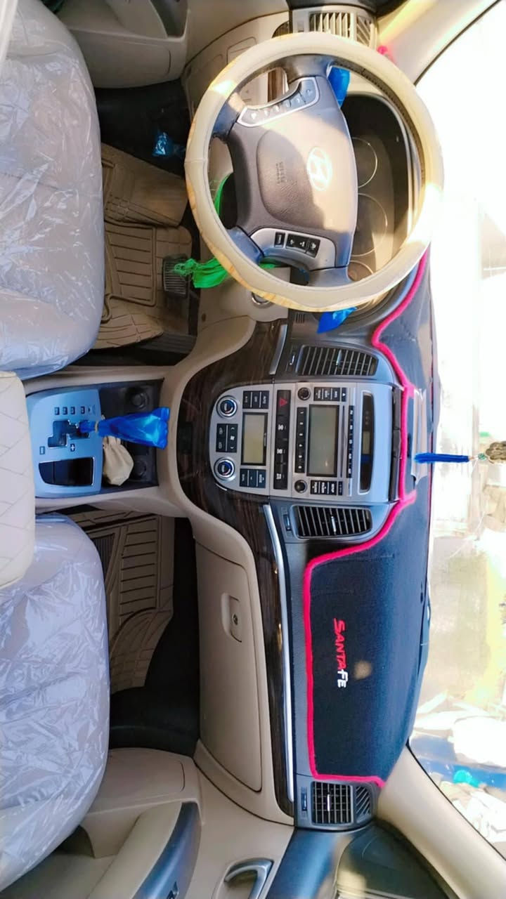 السلام عليكم
سنتافيه 12خليجي مكفوله
المواصفات فول مواصفات 7راكب 6سلندر 
السعر 175وبيه مجال للشراي بسمي 
العنوان بابل قضاء الكفل 
رقم الهاتف ***********
