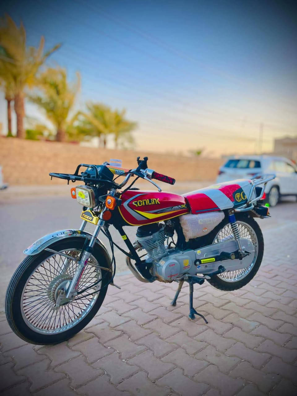 أسلام عليکم موطور للبيع
موديل 20 
المحرک/  مبدل فقط بستم و ولفات يعني بس من فوک
صوت بشرط ناعم 
تاير وره جديده 
بک لايت خلفي شغال 
لايت امامي شغال 
اشاير شغاله 
السعر 450 
الاتصال / ***********
أبو ال 390 لا تخابرني
