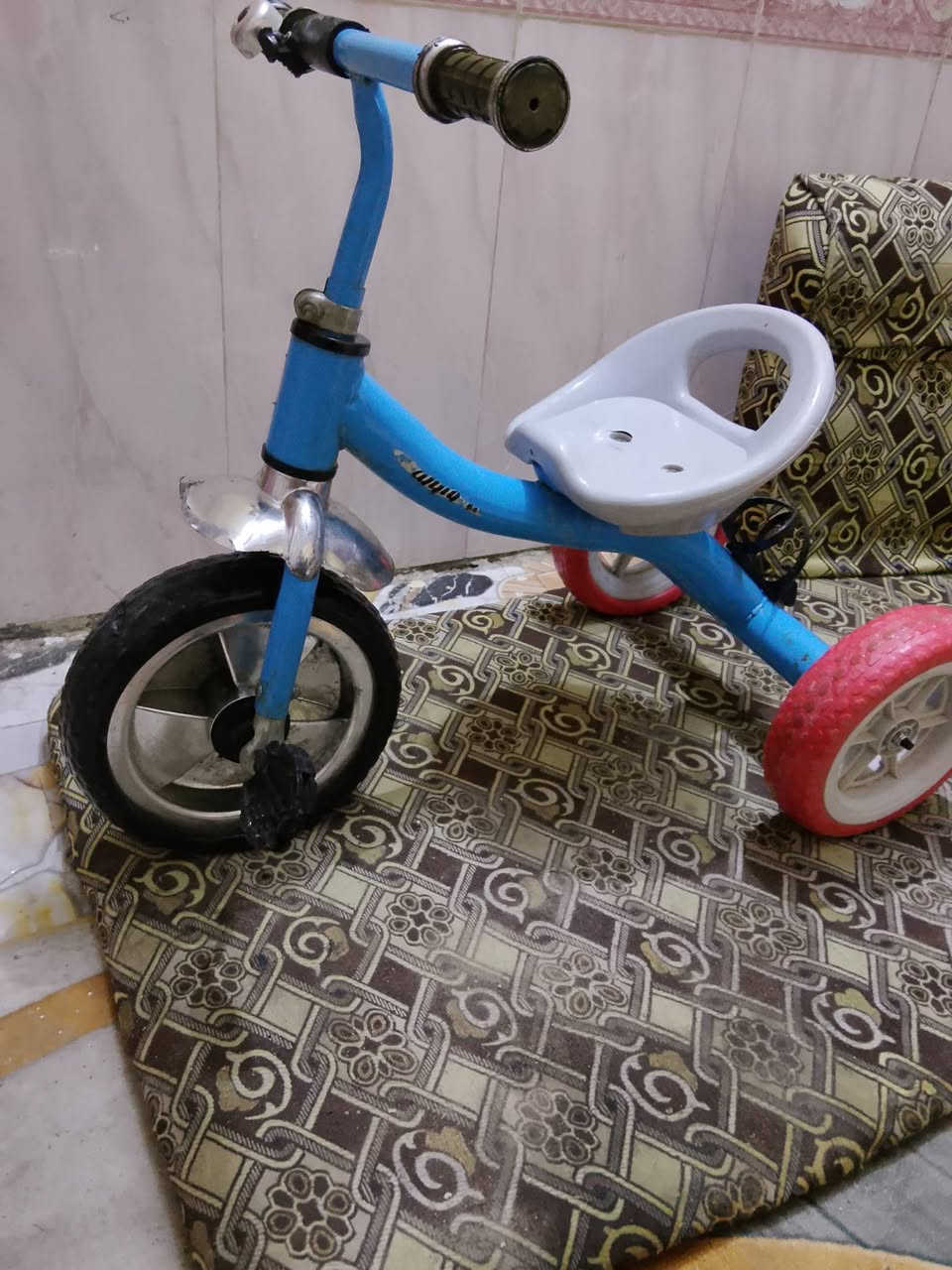 سلام عليكم باسكل البيع نضيف كامل وكلشي ما نقصه مكاني ناصريه حي اريدو رقم *********** سعره 15
