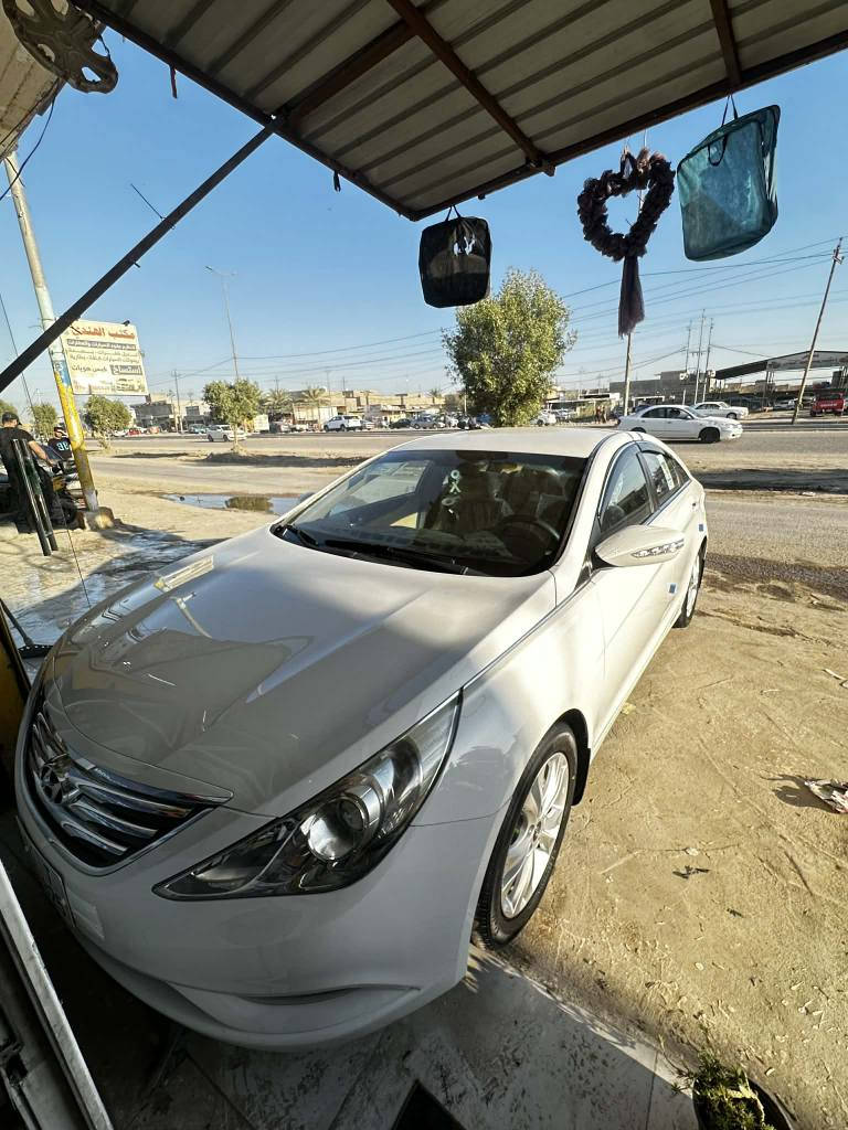 سوناتا 2013 خليجي الشركه العامه بغداد انكليزي بأسمي رقم وهزه وسنويه قبل شهر مسويهن سياره احلى من الصور ماشيه فقط ١٢٥ حقيقي 
فقط طخه بسيطه بدون اي داخل خشم الجاملغ والبنيد جهة السايق 
مكاني بابل الحمزه الغربي جاهزه من كولشي 
***********
*********** حلة, بابل
