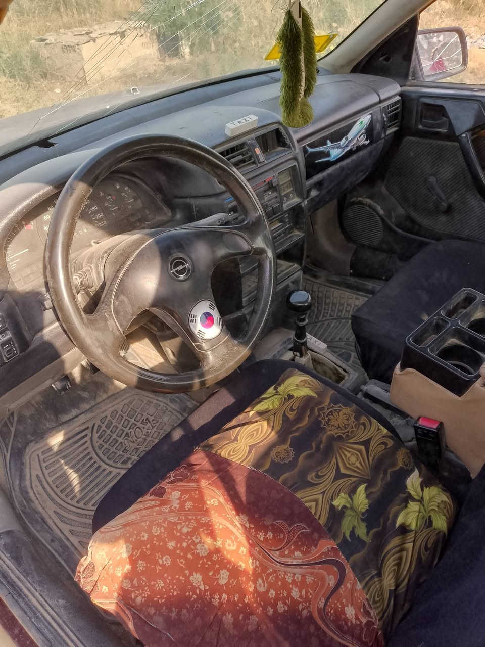 اوبل فيكترا موديل 89البيع السياره معمره واكفه علا صبغ بس مكينه بيه تبخير شويه بدون  تنقيص رقم ادياله سنويه 27مشروع وطني السعر 25بيه مجال شويه العنوان سامراء اتصال ***********
