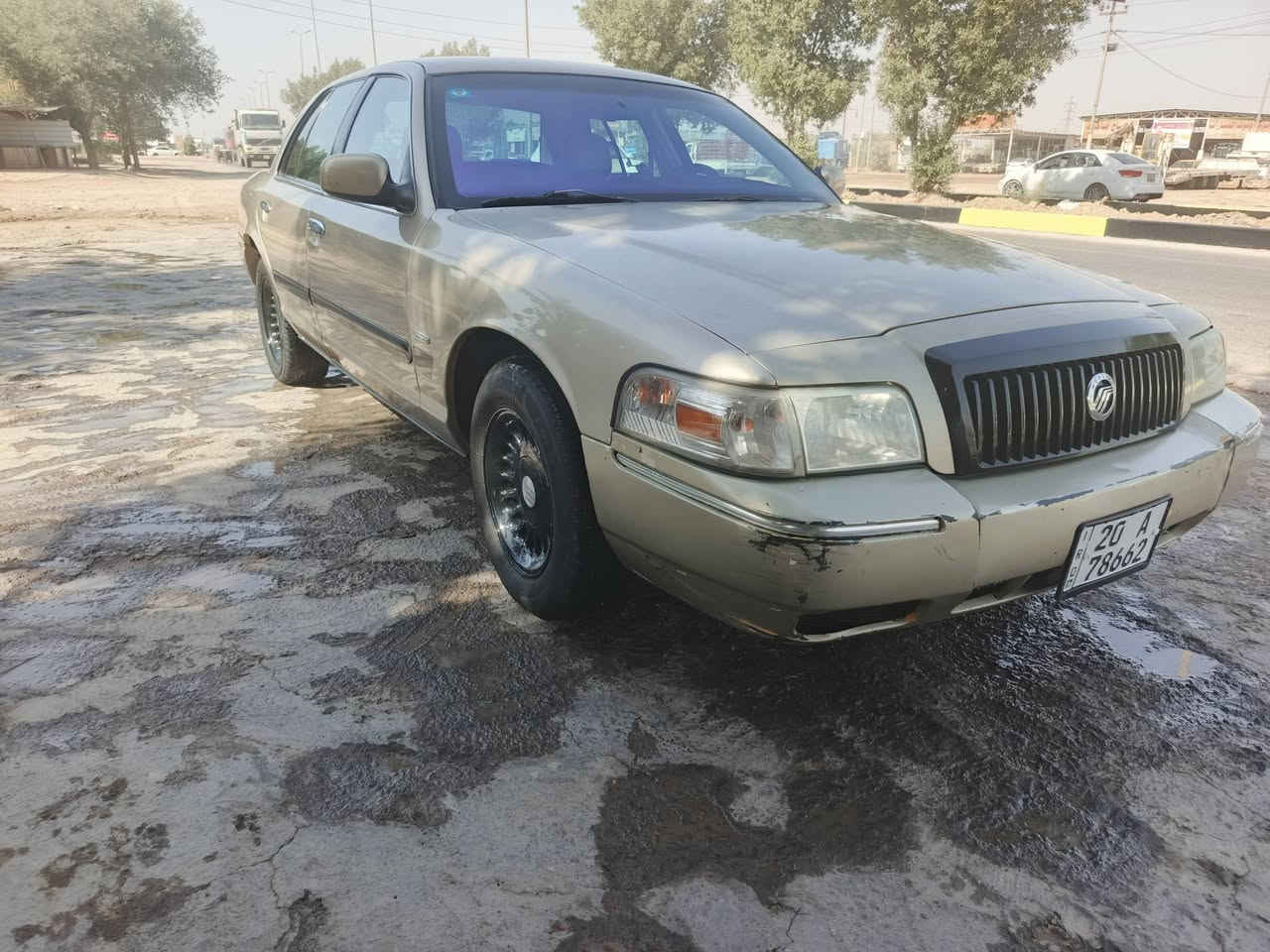 ماركيز موديل 1990 محدثه 2011.
كير محرك تخم تاير جدد 
باتري جديد سنتر لك غرفه جديده 
صدر خلفي امامي جديد 
سياره رقم دياله شرط تحويل رقم حديد
نواقها دعاميه اماميه وسكن  فقط 
سعر 60 بيها مجال  مكان السياره واسط العزيزيه 
*********** تبريد ثلج 
مابيها اي نقص غير داعاميه فقط
