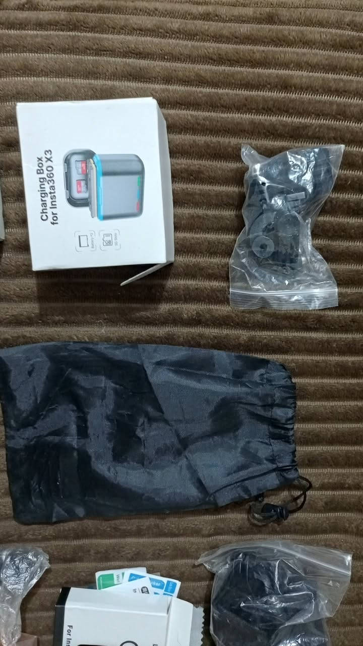 السلام عليكم كامرة insta x3 كاملة من كل نواحي درع حديد و ٣ بطاريات وعلبة شحن و رام 128GB و ادوات تثبيت بانواعها وشاد حماية للعدسات وهم وياها حماية احتياط كل نقص مابيها استعمال كلش قليل سعر 400 وبيه مجال للطيبين مكاني بغداد الشعلة رقم الهاتف *********** بي واتساب هم
