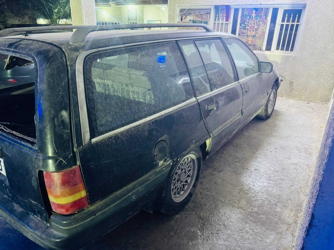 سلام عليكم اوبل اوميكه للبيع رقم بغداد انكليزي موديل ١٩٩٠ سعر ٢٥ وبيعه مجال  الاستفسار ***********
